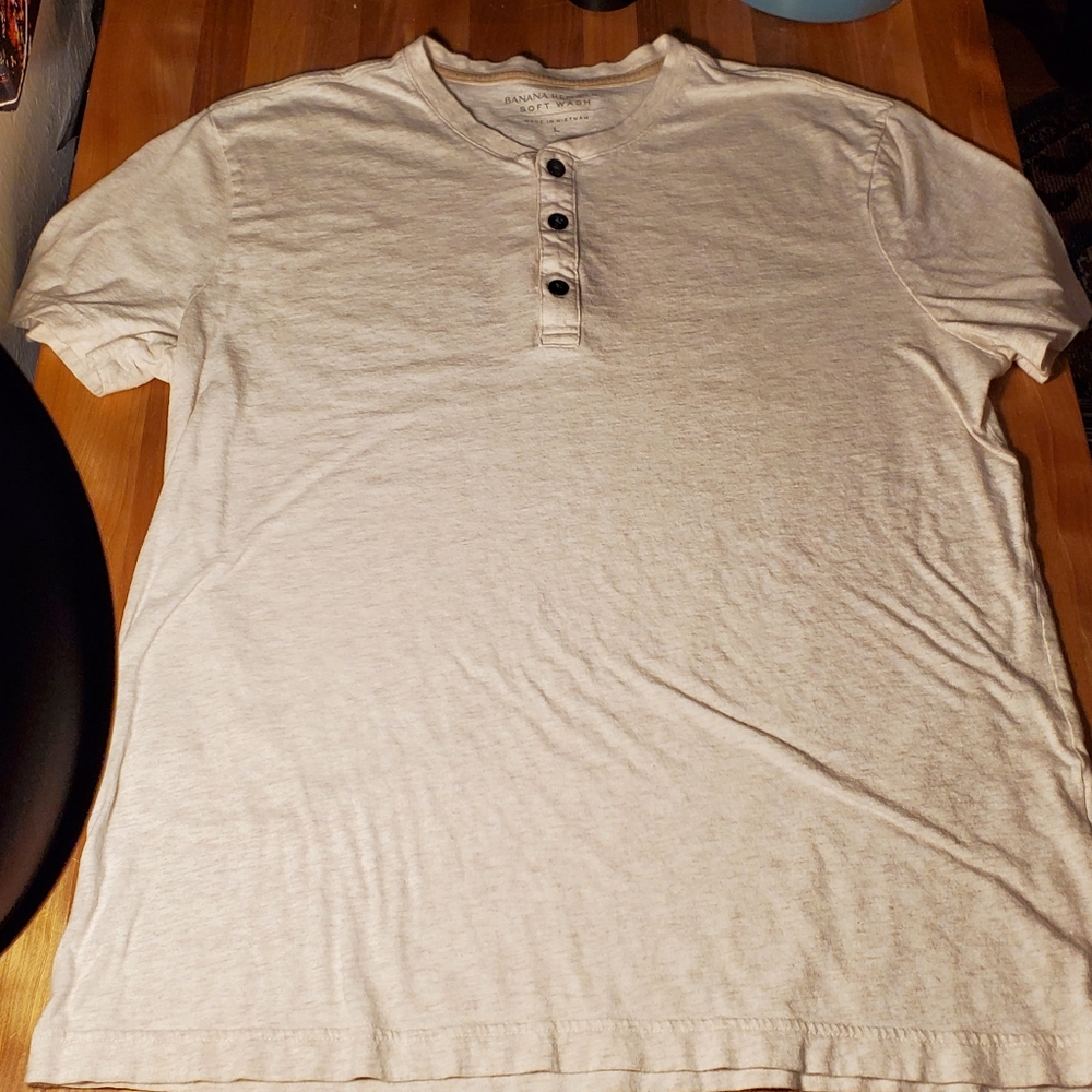 Men's Banana Republic Soft Wash Henley- sz. L